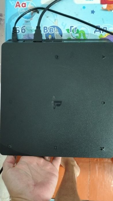 Playstation 4 slim 1tb