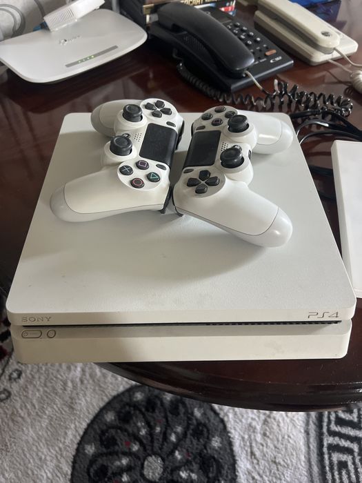 Ps4 500 ГБ в отличном состояни