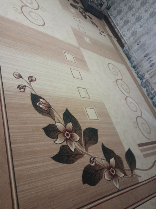 Продам ковёр новый