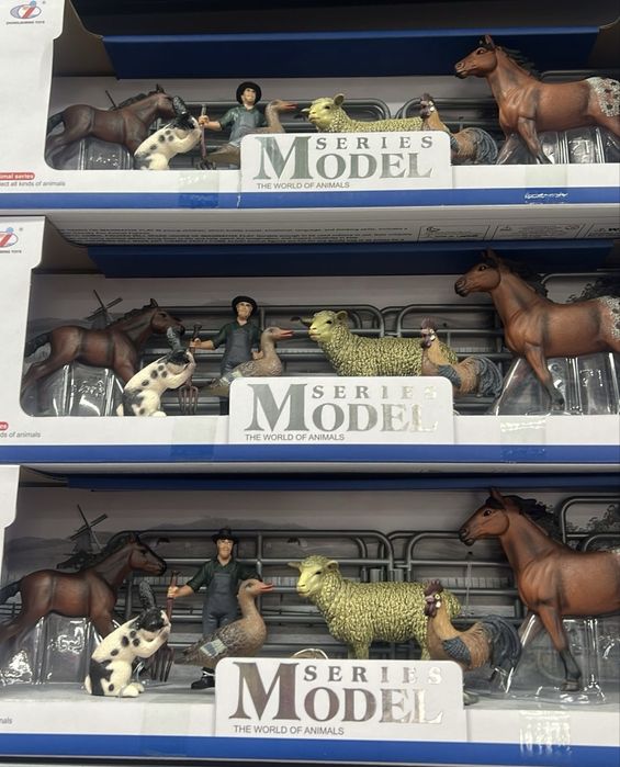 Set cu animale de la ferma si fermier, cu gard, la cutie, NOU