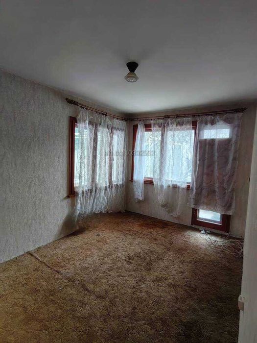 Продава се Къща в Провадия - 380 кв.м за 295 €/кв.м - Снимка #7