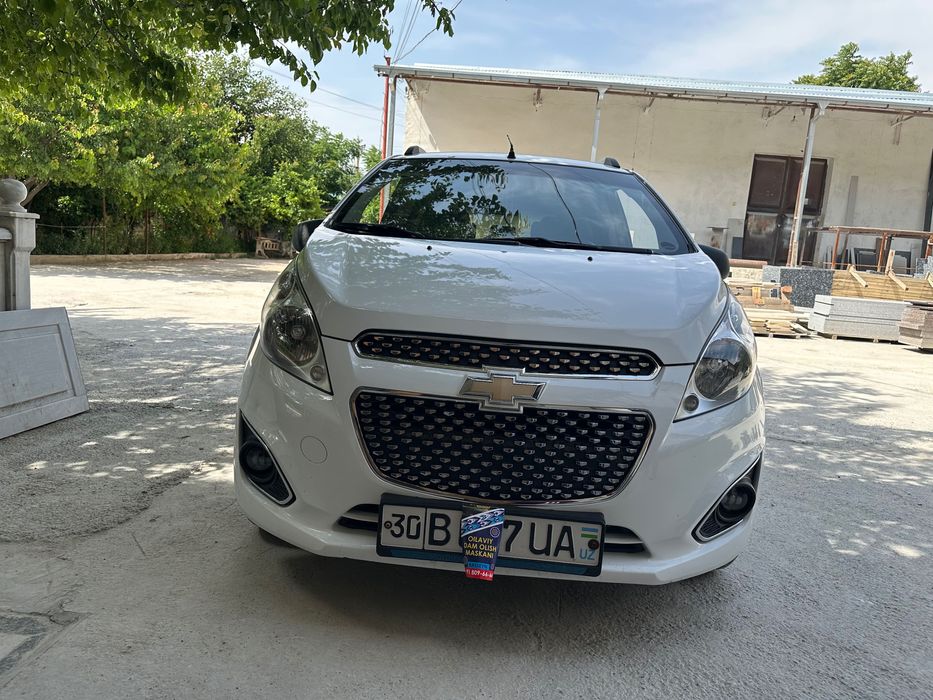 Автомобиль chevrolet spark