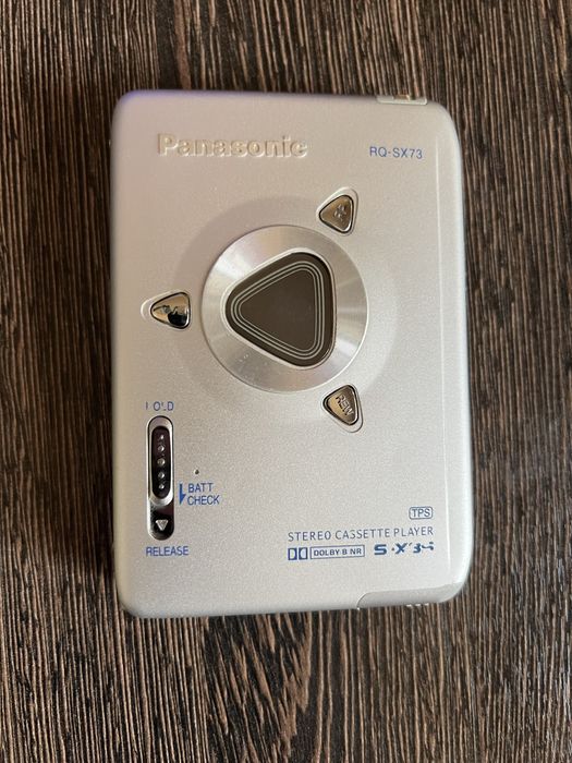 Продам кассетный плеер panasonic RQ -SX73