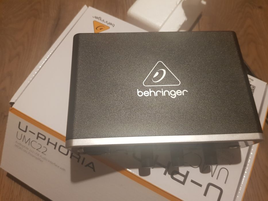 Interfață audio Behringer U-Phoria UMC22 – Ca nouă