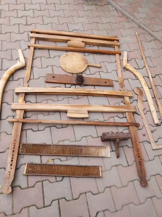 Vand obiecte vechi din lemn