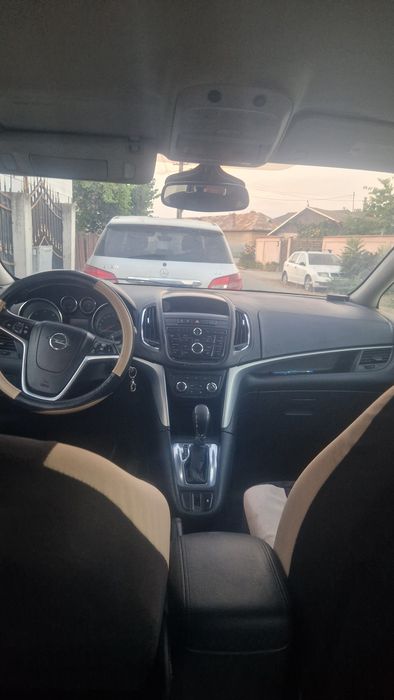 Vand /Schimb Zafira 2014 Automata 7 locuri