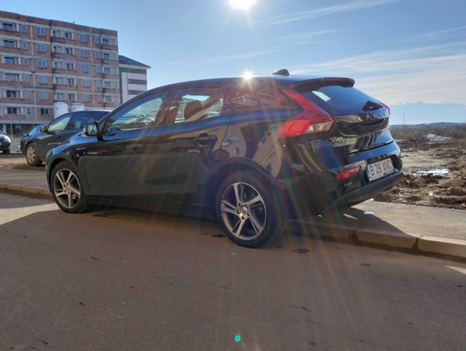 VOLVO V40 2018 — imagine 3