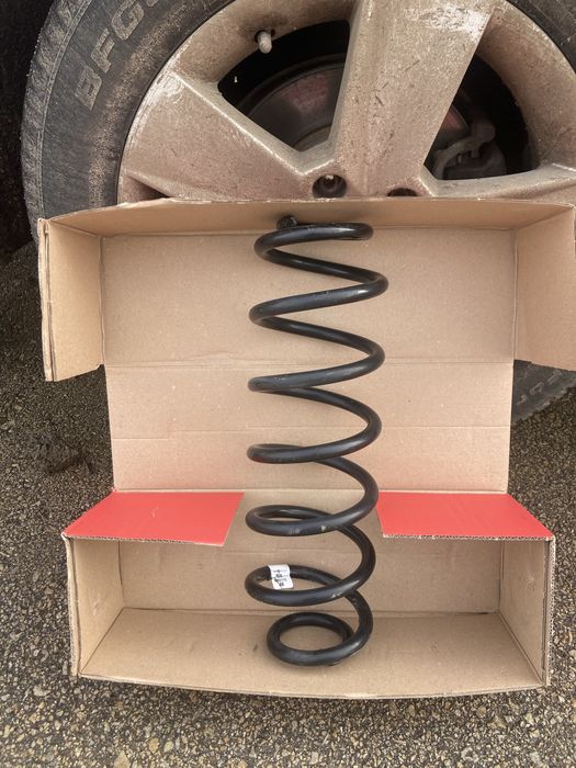 Задна пружина за Октавия 3