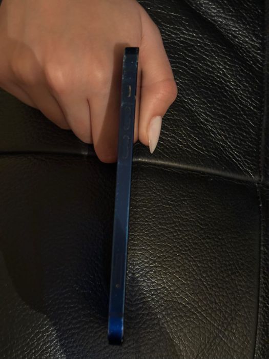 Продавам İphone 12