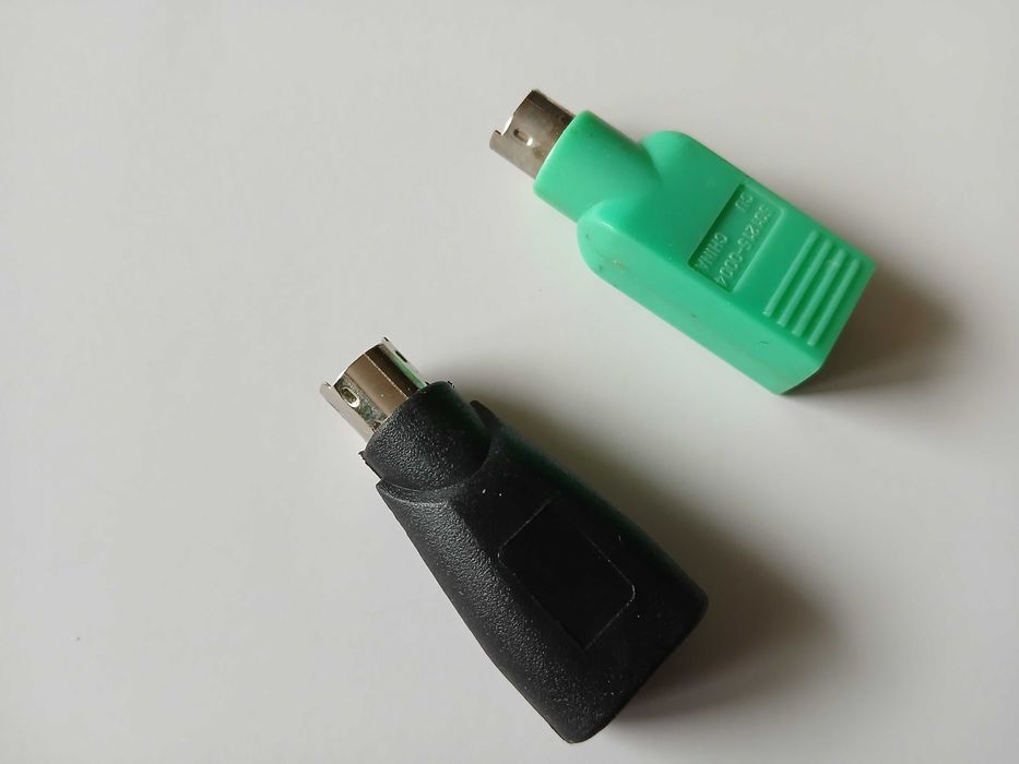 Продавам нов неупотребяван USB => PS/2  преходник