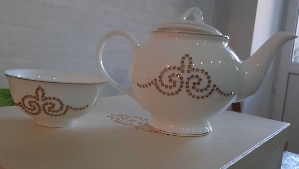Продаются новые чайные  сервизы