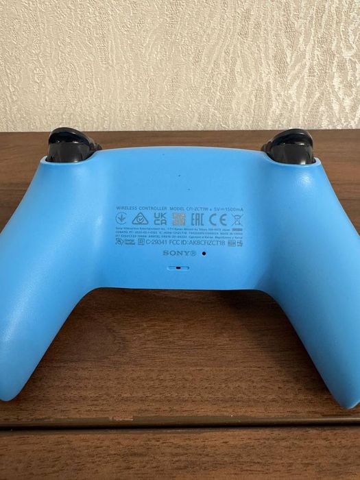 Продам dualsense  PS5 5