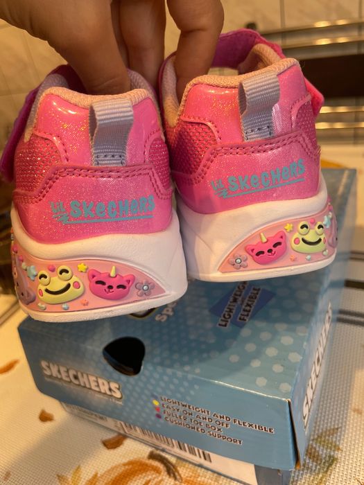 Skechers 25 roz adidasi
