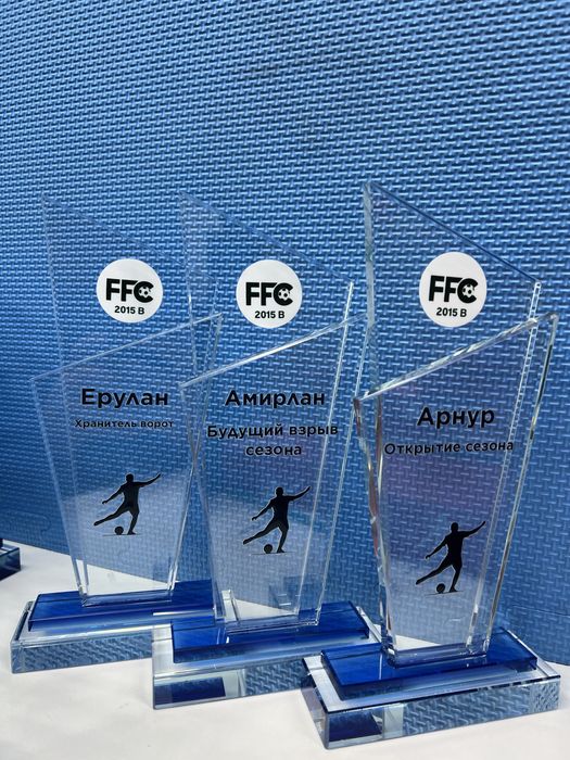 Кубки медали стекло