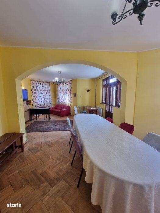 Vila spatioasa de vanzare in Busteni-Oportunitate de investitie