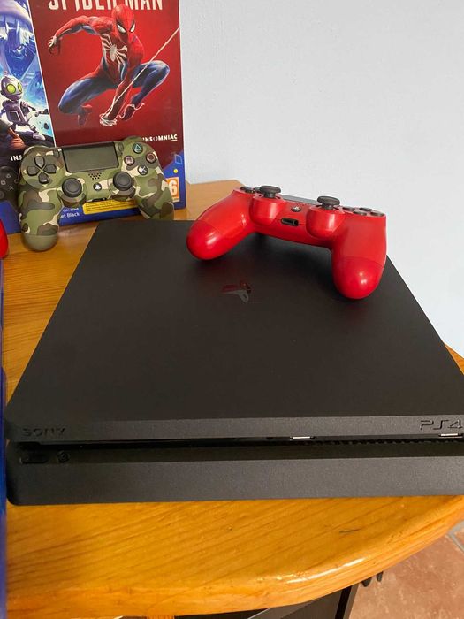 Playstation 4 slim