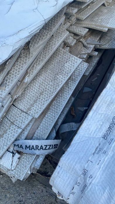 Отдам бой кафеля и гранита