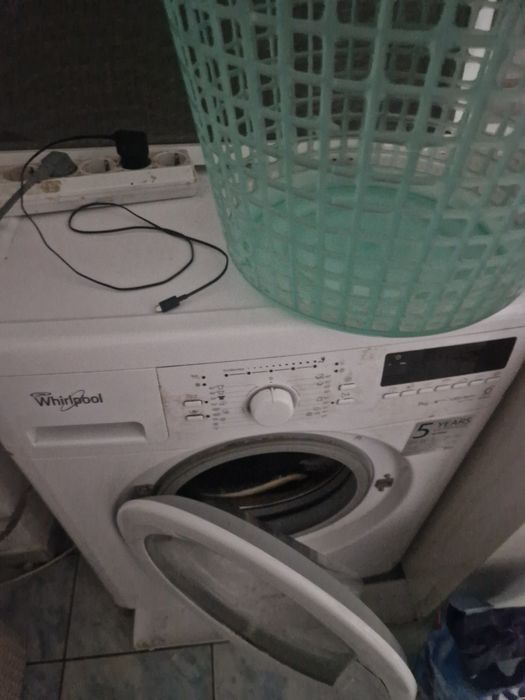 Frigidere lada frigorifica +3 calorifere pe ulei .