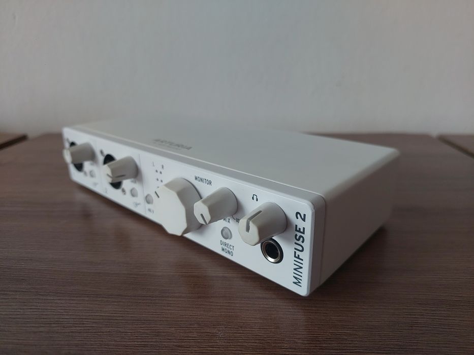 Arturia Minifuse 2 white