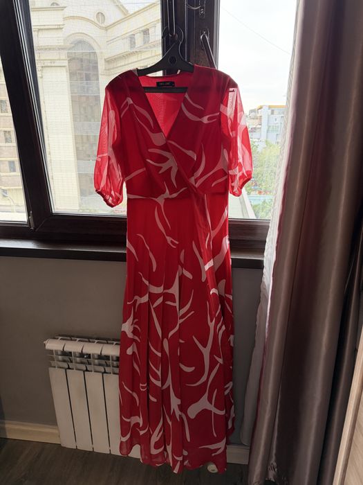 Платья в продаже