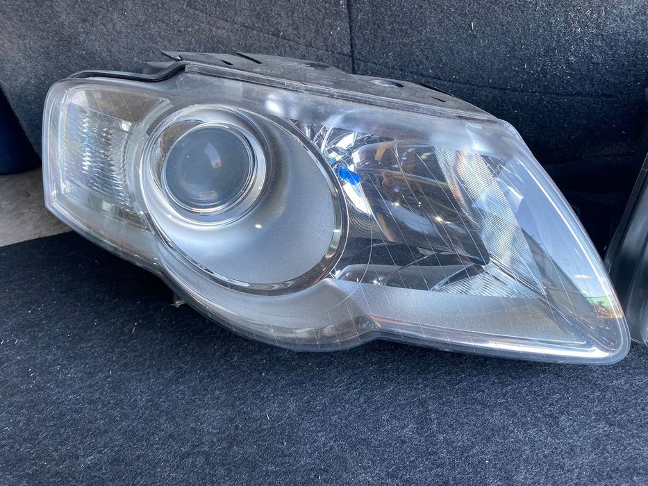 Привозные фары на Пассат Б6.