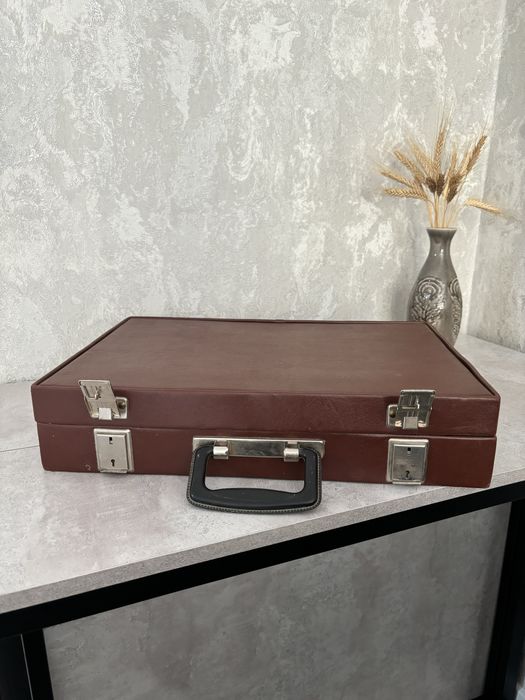 Дипломат кожанный новый