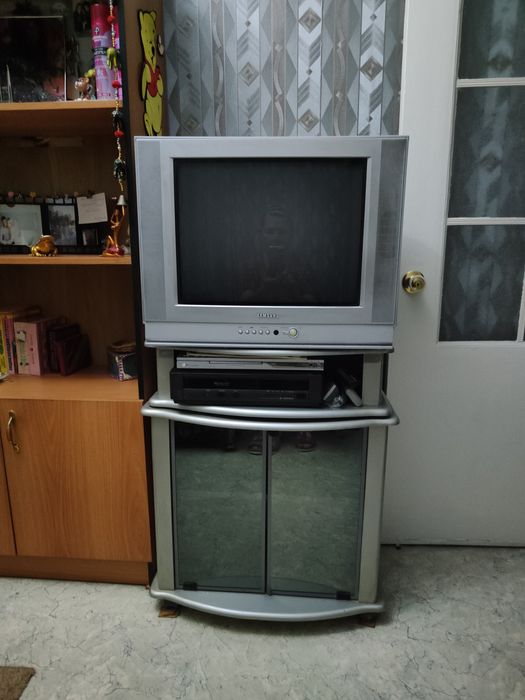 Телевизор Самсунг, с ДВД, видеомагнитофон