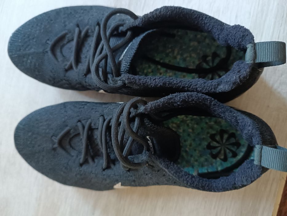 маратонки найк Air Vapormax и тениска Найк