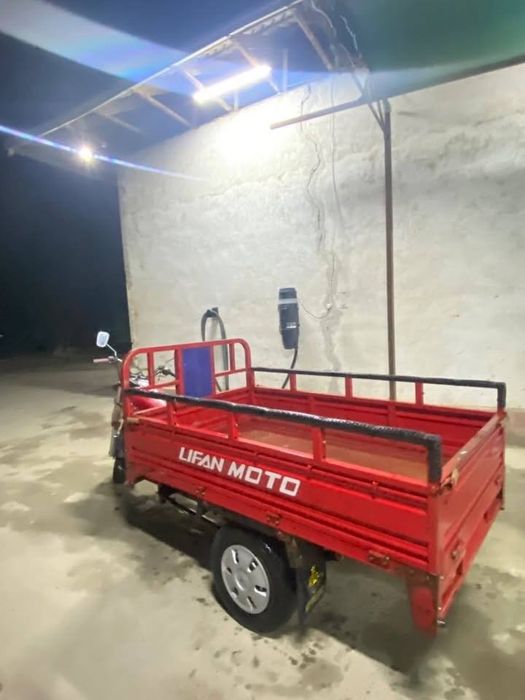 Mo'ravay Lifan moto