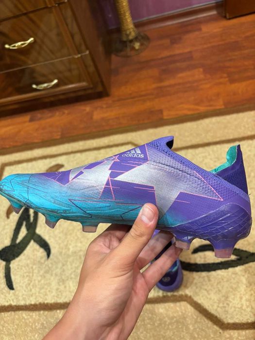 Adidas x UCL version