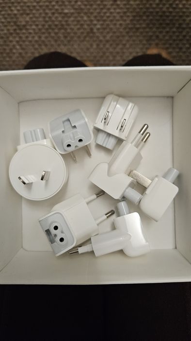 Adaptoare de priză internaționale