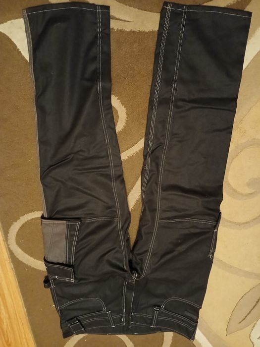 Pantaloni de salopetă noi