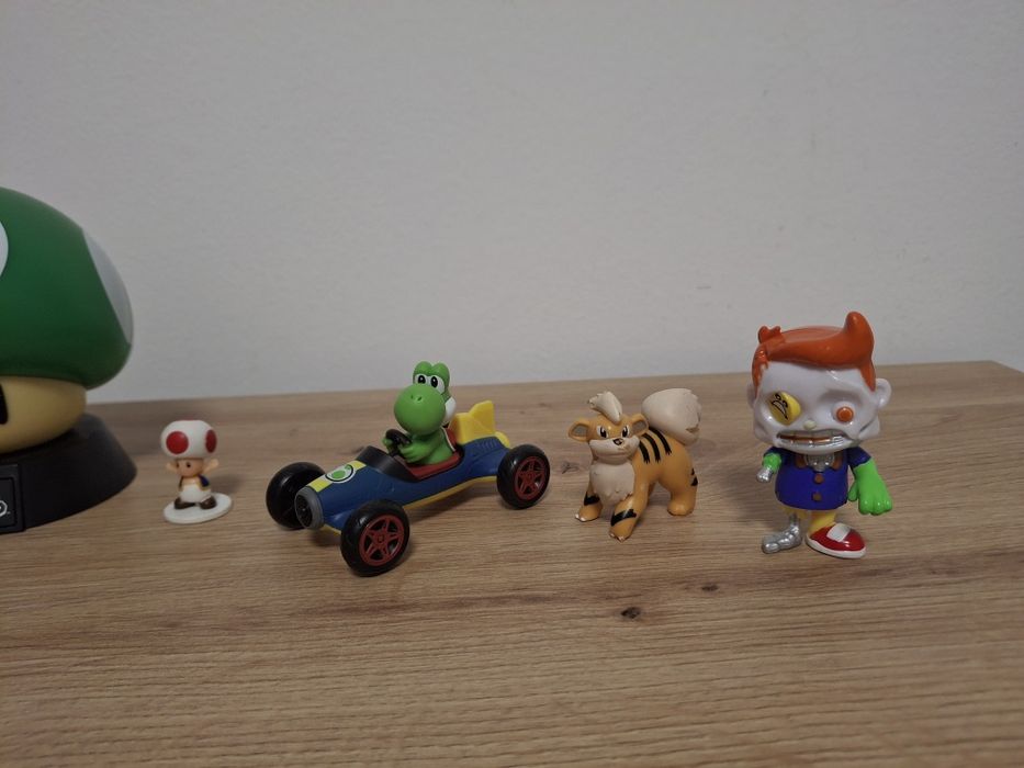 Vand lot cu 9 jucarioare