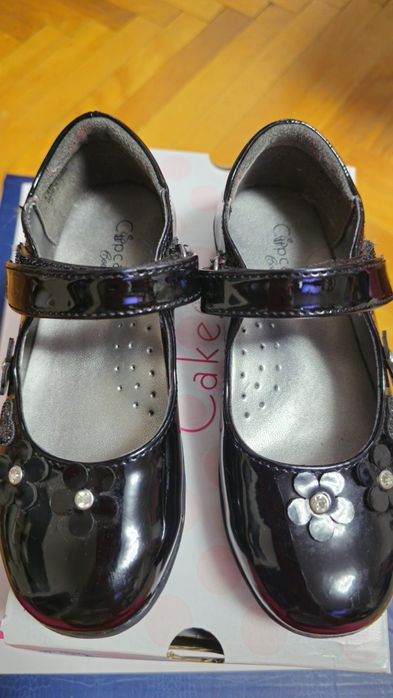 Pantofi de lac fetita, marimea 26 !