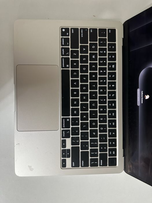 MacBook Air M2 16GB
