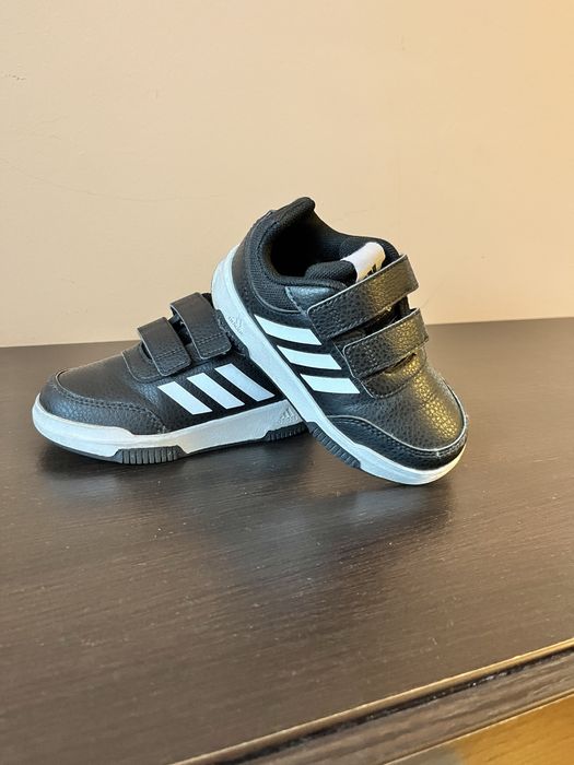 Детски маратонки Адидас за момче 25номер