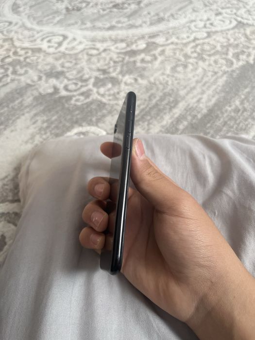 Айфон 7 на запчасть или можно чинить