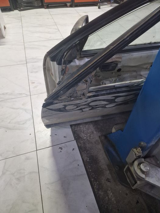 Передние двери VW passat b3 универсал