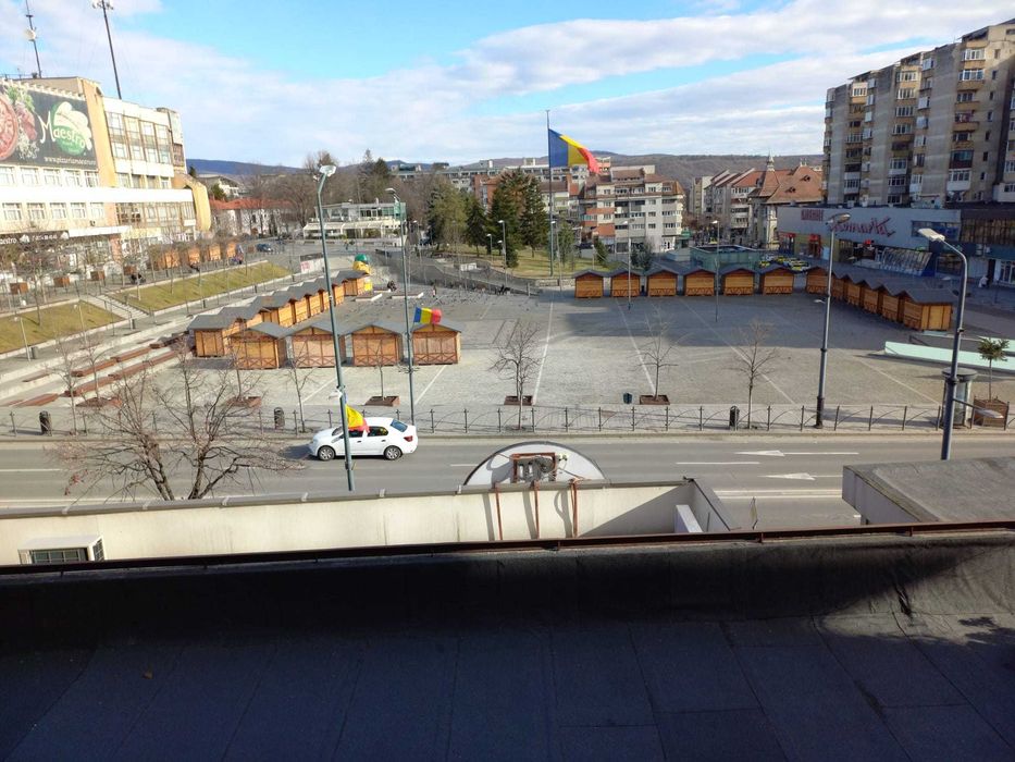 Ofer spre inchiriere apartament 2 camere ultracentral in Rm. Valcea