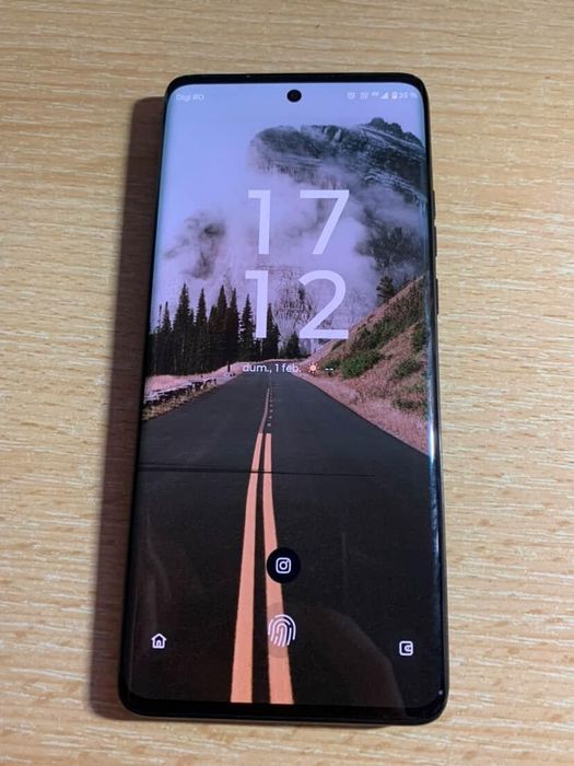 Motorola Edge 40 Neo 256GB, 12+6 RAM, super rapid, folie + husă