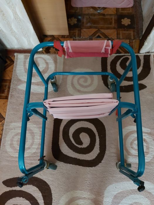 Продам ходунки для деток с ДЦП.