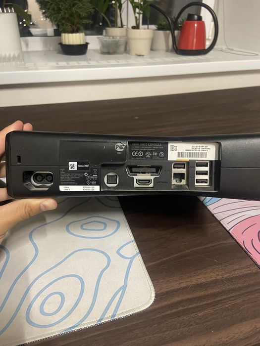 Продам XBOX 360 в нормальном состоянии