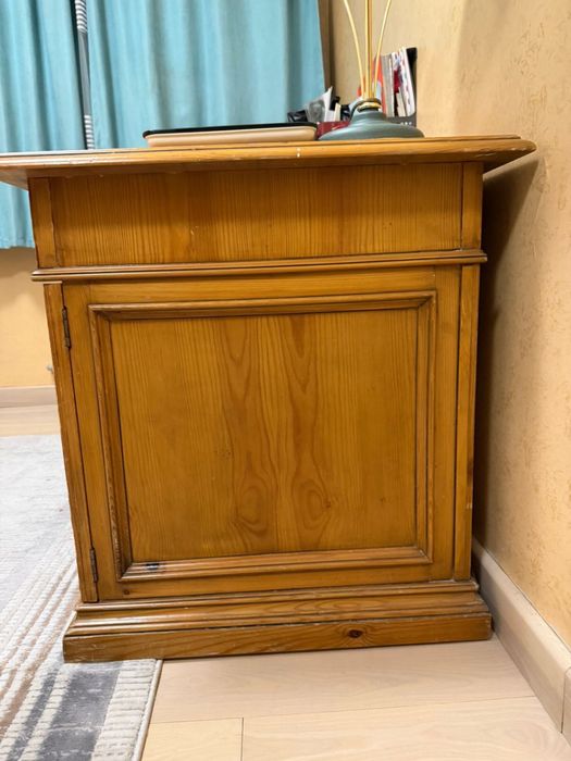 Письменый стол из дерева