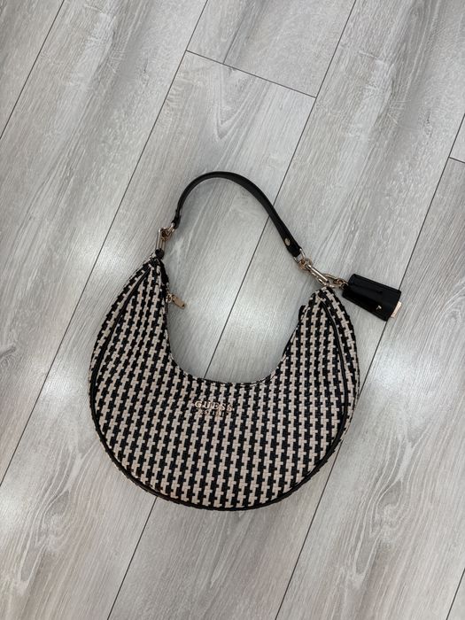 Guess Mirema, красива дамска чанта еко кожа