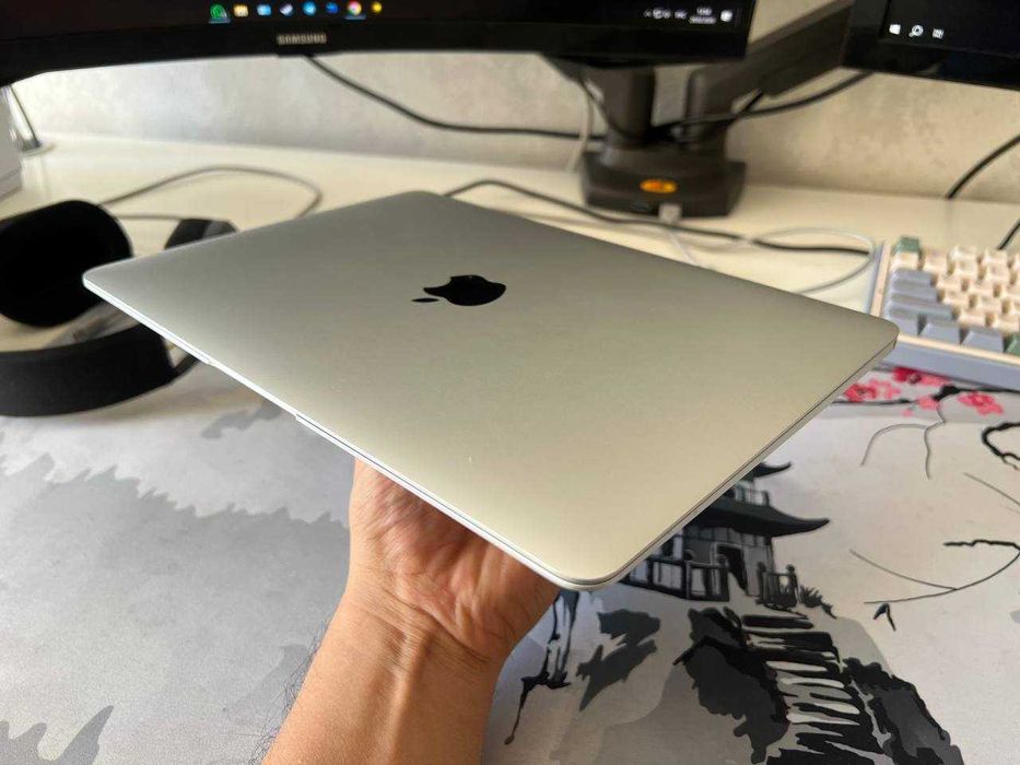 MacBook Retina 16 / 8GB / 512GB