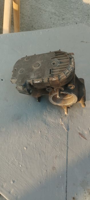 Vând clapeta acceleratie