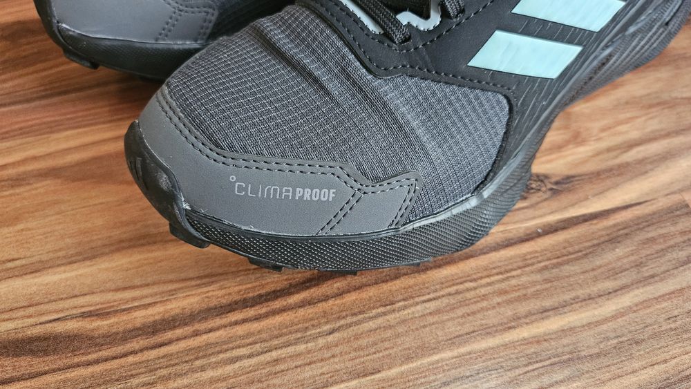 Дамски маратонки Adidas Terrex Tracefinder 2 Climaproof 38.5