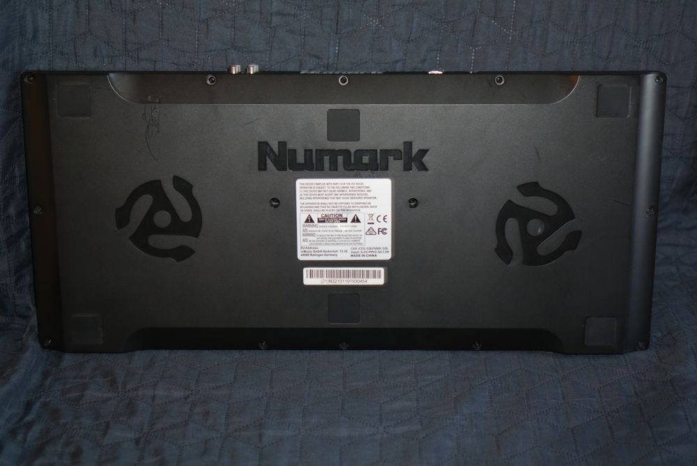 Numark Mixtrack Platinum FX