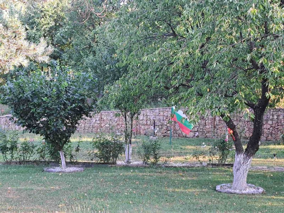 Продава се Къща в с. Големо Бучино, Област Перник - 220 кв.м за 2046 €/кв.м - Снимка #10