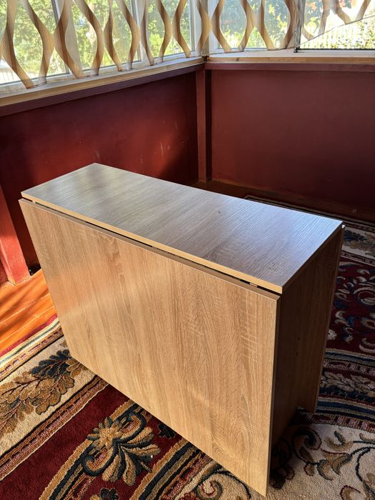 Продаётся стол